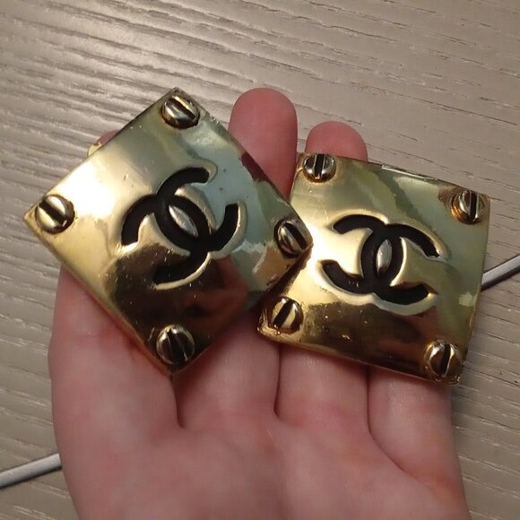 Chanel JUMBO Vintage CC Clip On Earrings - Picture 5 of 15